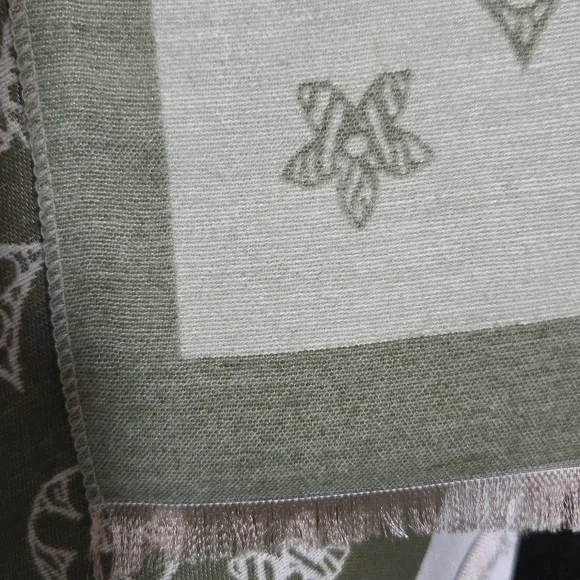 Fashion Scarf/Shawl NWOT - Picture 3 of 3